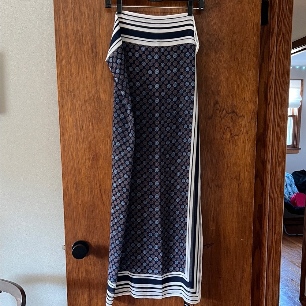 Jason Wu - Target- Navy and White Geometric Wheel Patterned Large Square Scarf